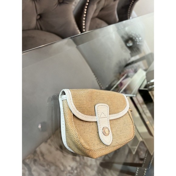 DOONEY & BOURKE 4Y20 BEIGE/WHITE FLAP WRISTLET - Picture 2 of 13